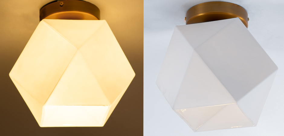 Потолочный светильник Sculptural Glass Faceted Flushm Milk Потолочный светильник Sculptural Glass Faceted Flushm Milk - Loft-Concept в Волгограде