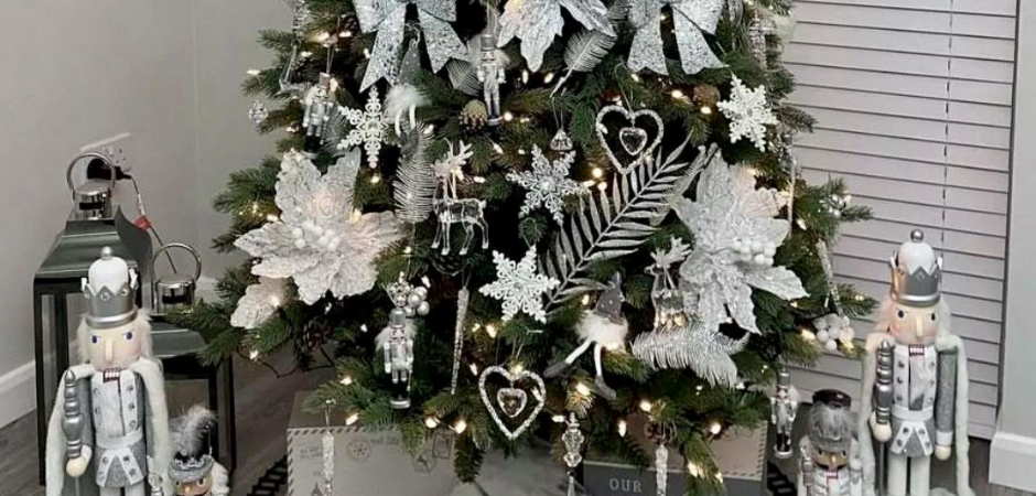 Дизайнерская Елка с Серебряным Декором Christmas Tree Silver Flowers Дизайнерская Елка с Серебряным Декором Christmas Tree Silver Flowers - Loft-Concept в Волгограде