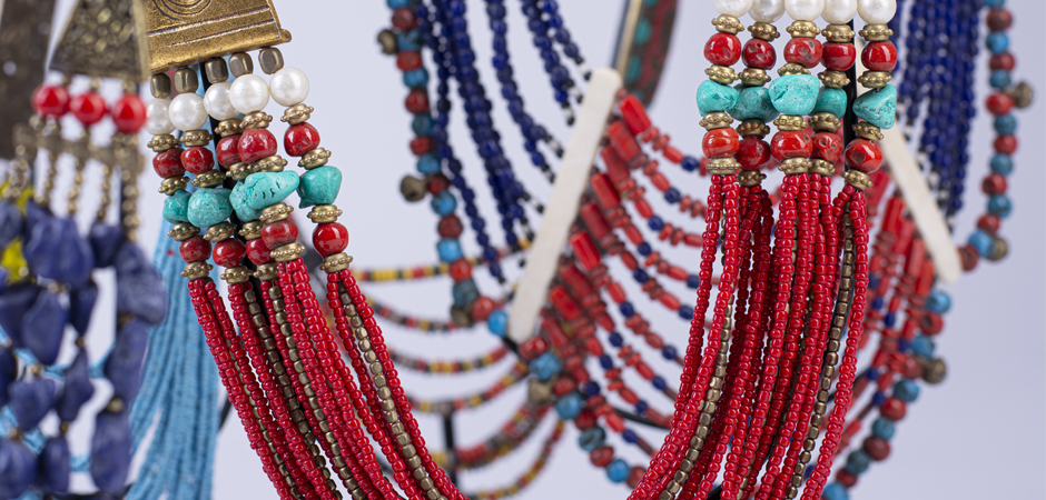 Ожерелье на подставке NECKLACE RED AND BRASS Ожерелье на подставке NECKLACE RED AND BRASS - Loft-Concept в Волгограде