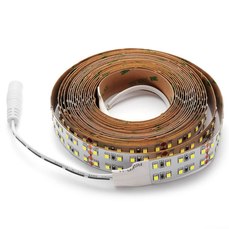 Светодиодная лента 38W/m 240LED/m 2835SMD холодный белый 5M Белый Светодиодная лента 38W/m 240LED/m 2835SMD холодный белый 5M Белый в Волгограде | Loft Concept