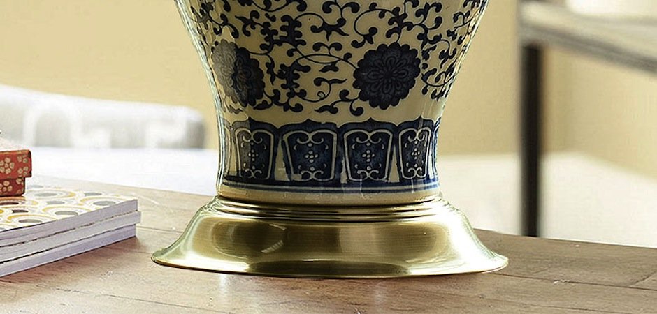 Настольная керамическая лампа с узором Kelly - фото №1