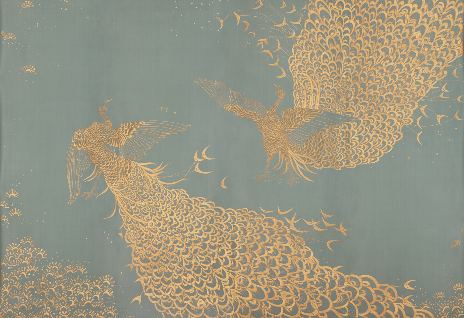 Обои ручная роспись в стиле Арт-деко Whistler Peacocks Golden colourway on Blue Grey dyed silk Обои ручная роспись в стиле Арт-деко Whistler Peacocks Golden colourway on Blue Grey dyed silk - постер Loft-Concept в Волгограде