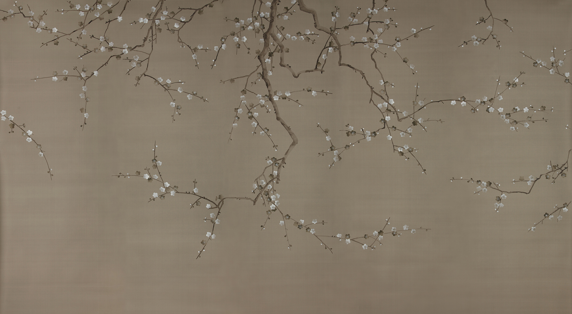 Обои ручная роспись Plum Blossom Colourway SC-232 on Lead Grey dyed silk Обои ручная роспись Plum Blossom Colourway SC-232 on Lead Grey dyed silk - постер Loft-Concept в Волгограде