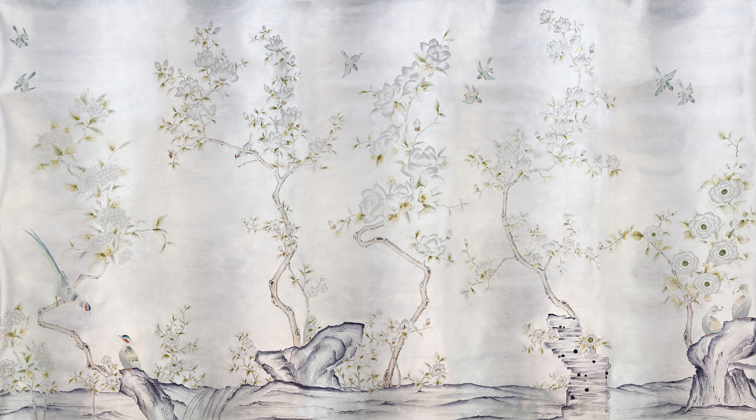 Обои ручная роспись Japanese Garden Special Colourway on Ocean Silver gilded silk Обои ручная роспись Japanese Garden Special Colourway on Ocean Silver gilded silk - постер Loft-Concept в Волгограде
