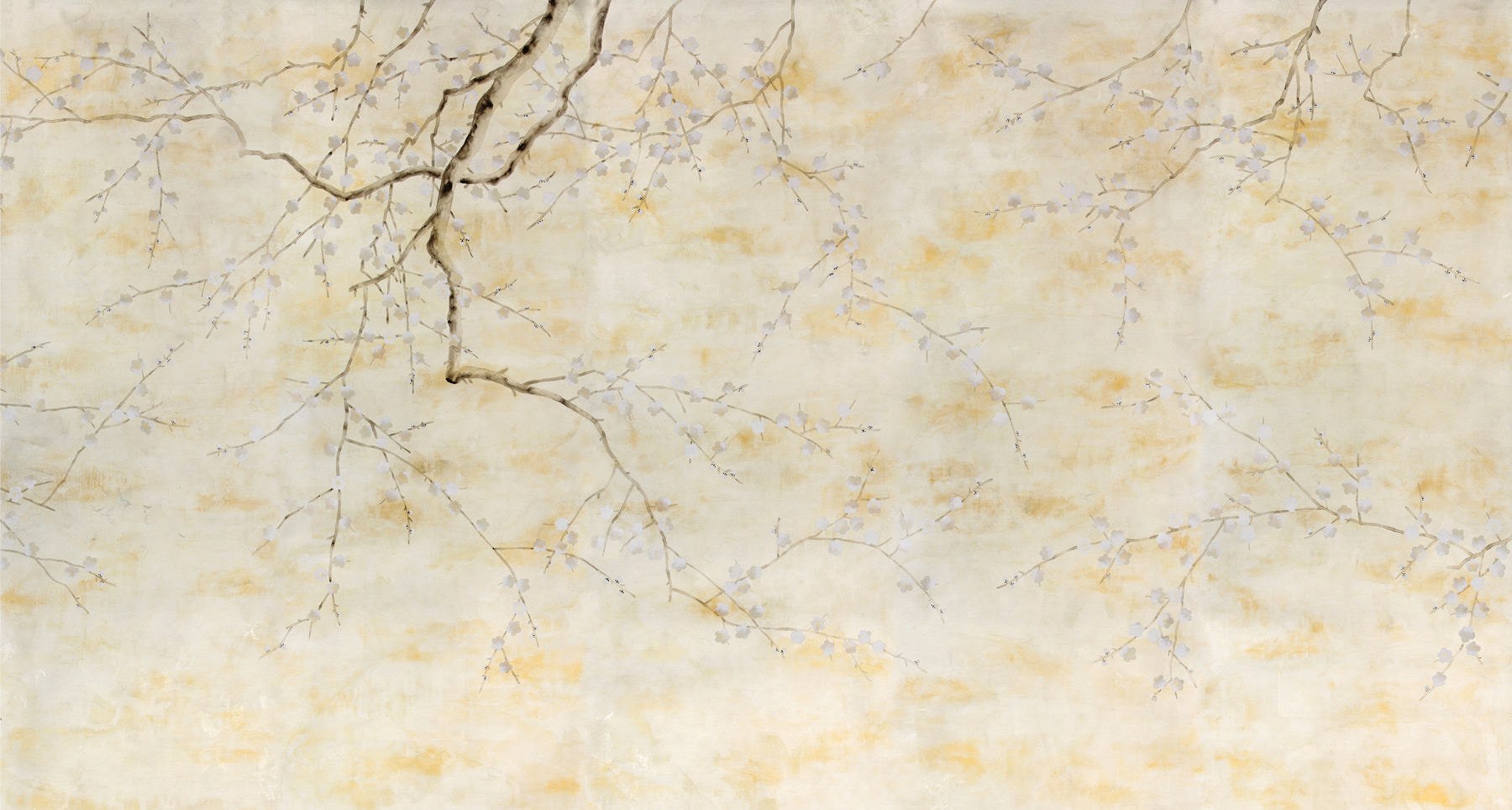 Обои ручная роспись Plum Blossom Special Colourway on White Metal gilded silk with nickel pearlescent antiquing Обои ручная роспись Plum Blossom Special Colourway on White Metal gilded silk with nickel pearlescent antiquing - постер Loft-Concept в Волгограде