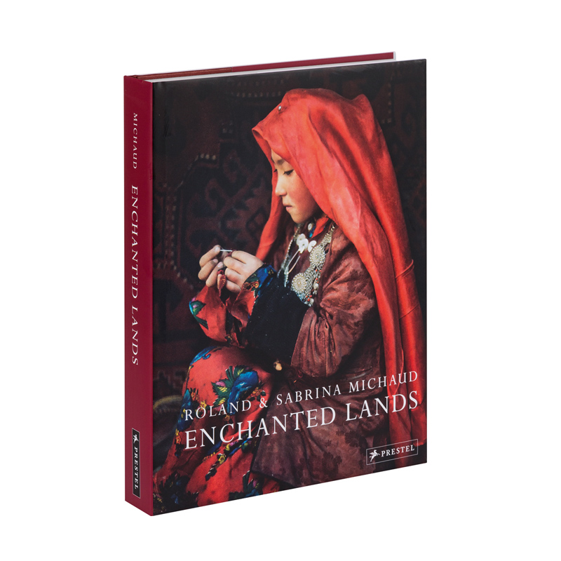 Книга ROLAND & SABRINA MICHAUD: ENCHANTED LANDS Книга ROLAND & SABRINA MICHAUD: ENCHANTED LANDS в Волгограде | Loft Concept