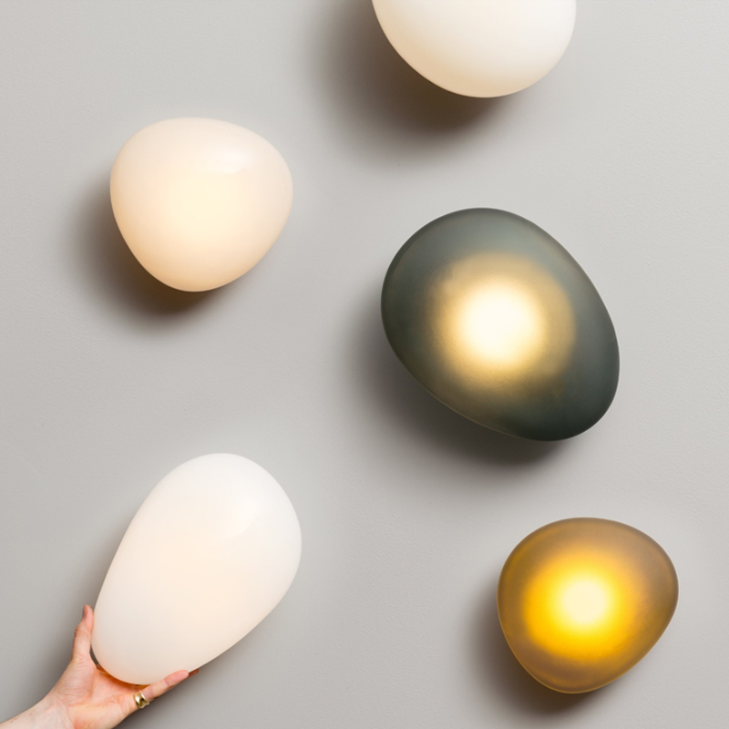 Бра ANDlight Pebble Ceiling Wall Белое матовое стекло Серый Янтарь (Amber) Бра ANDlight Pebble Ceiling Wall Белое матовое стекло Серый Янтарь (Amber) в Волгограде | Loft Concept