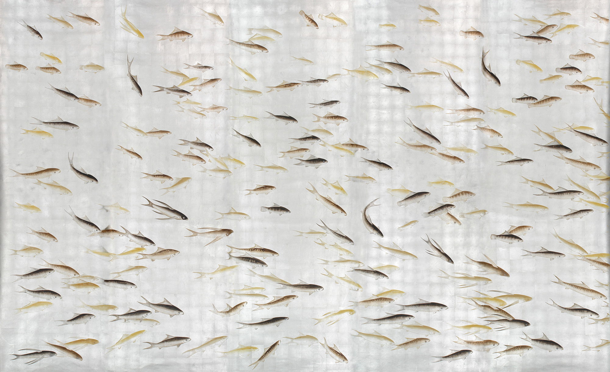 Обои ручная роспись Fishes Amber on Real Silver gilded silk Обои ручная роспись Fishes Amber on Real Silver gilded silk - постер Loft-Concept в Волгограде