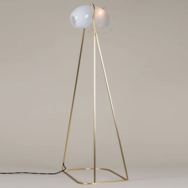 Торшер White glass trap floor lamp Латунь Молочный Прозрачный Торшер White glass trap floor lamp Латунь Молочный Прозрачный в Волгограде | Loft Concept