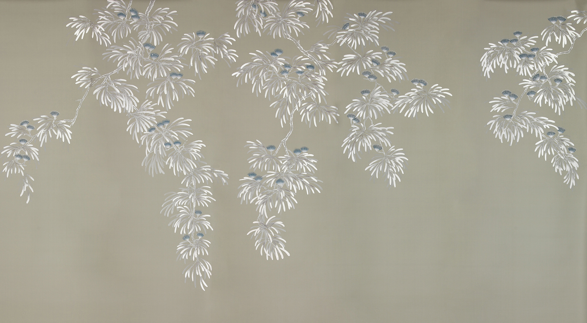 Обои ручная роспись Silk Tree Special Colourway on Pale Grey dyed silk Обои ручная роспись Silk Tree Special Colourway on Pale Grey dyed silk - постер Loft-Concept в Волгограде