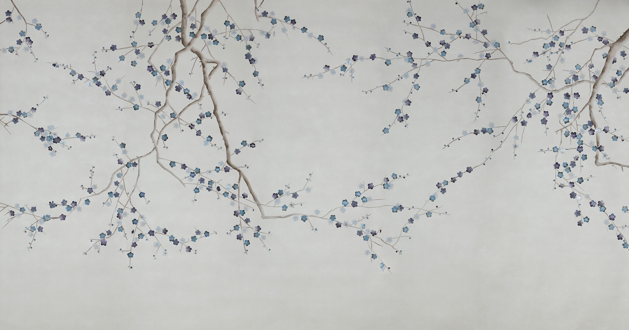 Обои ручная роспись Plum Blossom Colourway SC-81 on Oyster Shell metallic silk Обои ручная роспись Plum Blossom Colourway SC-81 on Oyster Shell metallic silk - постер Loft-Concept в Волгограде
