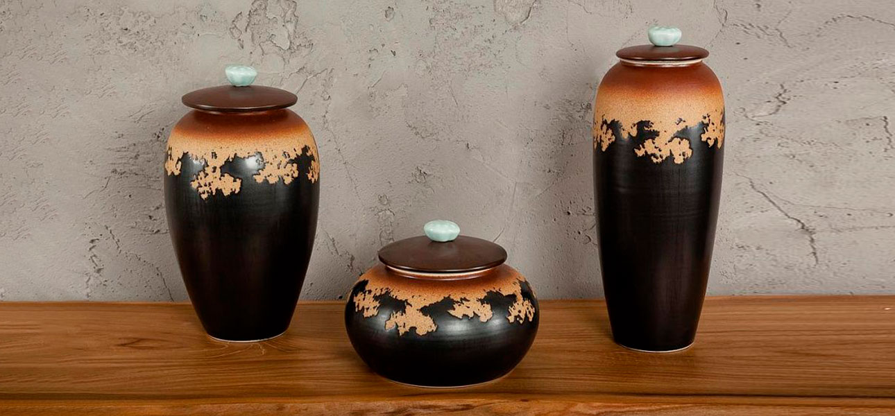 Ваза с крышкой керамическая черная Ethiopia - фото