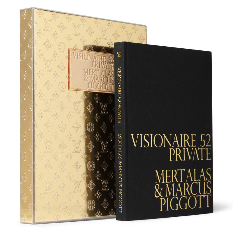 Уникальная коллекционная книга VISIONAIRE 52 PRIVATE LOUIS VUITTON Уникальная коллекционная книга VISIONAIRE 52 PRIVATE LOUIS VUITTON в Волгограде | Loft Concept