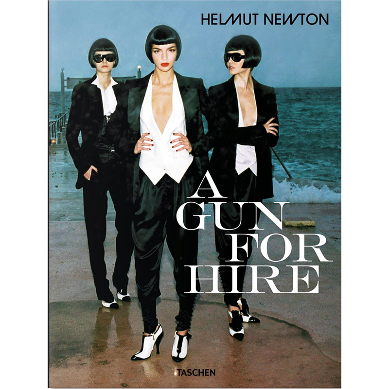Helmut Newton: a Gun for Hire Черный Белый Голубой Helmut Newton: a Gun for Hire Черный Белый Голубой в Волгограде | Loft Concept