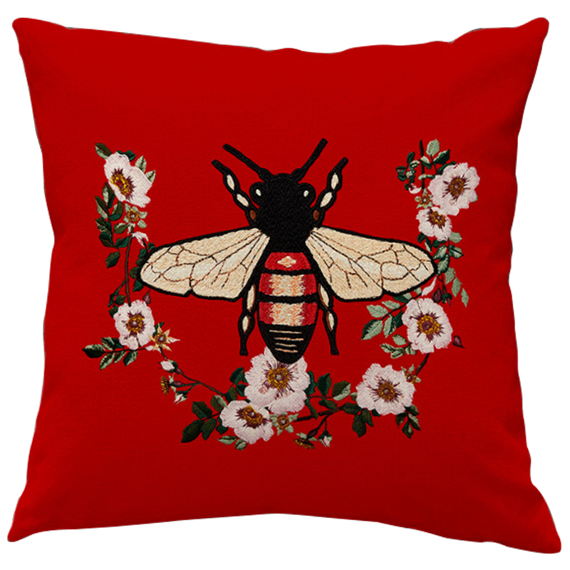 Декоративная подушка Стиль Gucci Bee Red Красный Бежевый Черный Декоративная подушка Стиль Gucci Bee Red Красный Бежевый Черный в Волгограде | Loft Concept