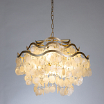 Люстра подвесная с белыми перламутровыми подвесками и изогнутыми золотистыми элементами Диаметр 60 см SHELL Chandelier варинант исполнения - 2 | Loft Concept в Волгограде