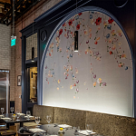 Обои ручная роспись Falling Flowers Standard colourway on Pale Grey dyed silk варинант исполнения - 3 | Loft Concept в Волгограде