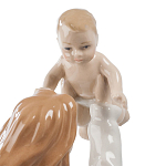 Статуэтка фарфоровая Девушка с ребенком Charming Statuette варинант исполнения - 1 | Loft Concept в Волгограде