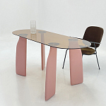 Обеденный стол со стеклянной столешницей и розовыми ножками с тканевой обивкой Wrigley варинант исполнения - 5 | Loft Concept в Волгограде