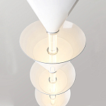 Подвесной светильник светодиодный в виде ряда белых металлических конусов  Herringbone варинант исполнения - 5 | Loft Concept в Волгограде