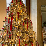 Комплект Новогодней Елки вместе с серебряной мишурой и красными лентами варинант исполнения - 1 | Loft Concept в Волгограде