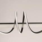 Люстра линейная черного цвета с волнообразным металлическим элементом Luke Lampco Tracer Lamp варинант исполнения - 3 | Loft Concept в Волгограде