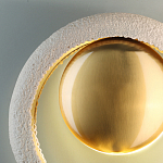 Бра с бежевым текстурным кольцом и латунным шаром в центре Tactile  варинант исполнения - 6 | Loft Concept в Волгограде