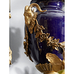 Подсвечник из темно-синего фарфора с бронзовыми элементами и цветами Eden Garden варинант исполнения - 7 | Loft Concept в Волгограде