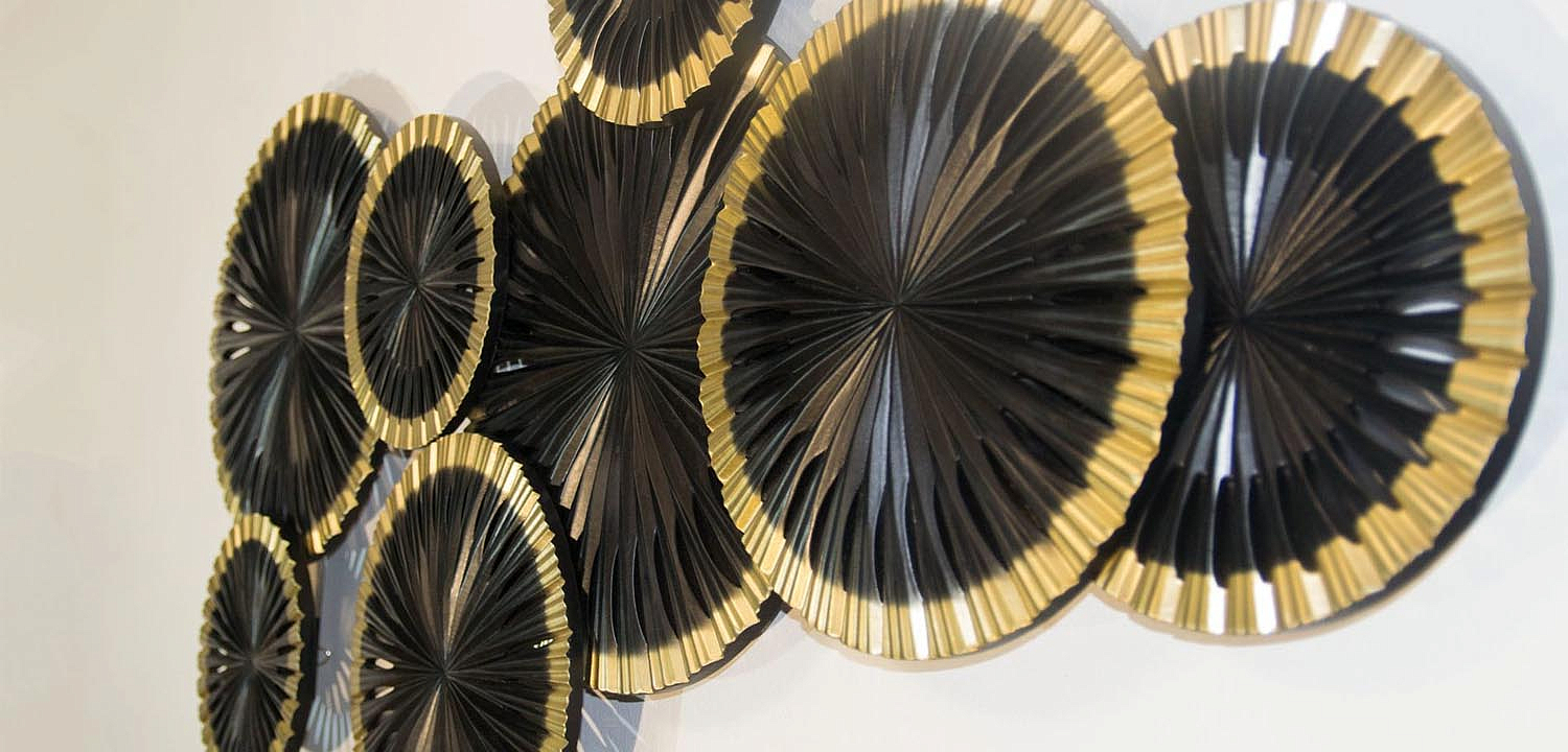 Арт-объект Apollo Black and Gold Wall Plaque Disc gap 8 Арт-объект Apollo Black and Gold Wall Plaque Disc gap 8 - Loft-Concept в Волгограде