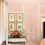 Обои ручная роспись Jharokha Arches Original colourway on pink painted Xuan paper варинант исполнения - 1 | Loft Concept в Волгограде