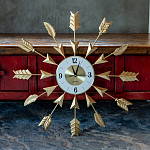 Часы настенные золотые из металла с декором в виде стрел Current Time варинант исполнения - 2 | Loft Concept в Волгограде