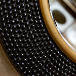 Зеркало в черной фактурной раме с золотым кантом Summon the Light варинант исполнения - 2 | Loft Concept в Волгограде