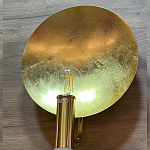 Бра с золотым круглым отражателем и открытой лампой Sun Glow Disc варинант исполнения - 4 | Loft Concept в Волгограде