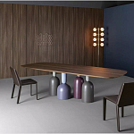 Обеденный стол деревянный с разноцветными фигурными ножками Cop варинант исполнения - 2 | Loft Concept в Волгограде