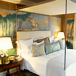 Обои ручная роспись Bamboo River Blossom Original colourway on Deep Rich Gold gilded paper with pearlescent antiquing варинант исполнения - 4 | Loft Concept в Волгограде