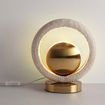 Настольная лампа с бежевым текстурным кольцом и латунным шаром в центре Tactile   варинант исполнения - 3 | Loft Concept в Волгограде
