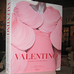 Подарочная Книга Valentino: Themes and Variations варинант исполнения - 3 | Loft Concept в Волгограде