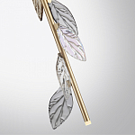 Подвесной светильник с золотистой вертикальной трубкой и декоративными прозрачными листьями из стекла Sylva  варинант исполнения - 8 | Loft Concept в Волгограде