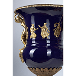 Ваза темно-синего цвета из фарфора с бронзовыми ручками в виде фигур Eden Garden porcelain and bronze варинант исполнения - 3 | Loft Concept в Волгограде