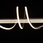 Люстра линейная черного цвета с волнообразным металлическим элементом Luke Lampco Tracer Lamp варинант исполнения - 4 | Loft Concept в Волгограде