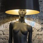 Лампа MANNEQUIN LAMP с абажуром изгибы тела варинант исполнения - 6 | Loft Concept в Волгограде