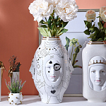 Ваза с декоративными лицами и графическими элементами в виде сердец и символов Faces of Imagination варинант исполнения - 5 | Loft Concept в Волгограде