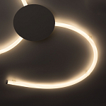 Люстра белого цвета с тремя изогнутыми светодиоидными плафонами Luke Lampco Tracer Lamp варинант исполнения - 5 | Loft Concept в Волгограде