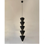 Подвесной светильник светодиодный в виде ряда черных металлических конусов  Herringbone варинант исполнения - 1 | Loft Concept в Волгограде