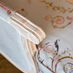 Двухместный диван из массива бука серый с растительным орнаментом Raffael Blue Grey Sofa варинант исполнения - 3 | Loft Concept в Волгограде