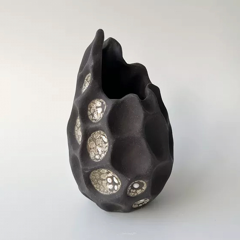 Ваза «Следы» малая Черный Белый бетон в Волгограде | Loft Concept 