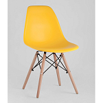 Пластиковый стул на ножках из массива бука Eames Yellow варинант исполнения - 1 | Loft Concept в Волгограде