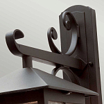 Настенный фонарь черного цвета в форме фонаря с решетчатым плафоном и фактурным стеклом Elstead Lighting варинант исполнения - 2 | Loft Concept в Волгограде