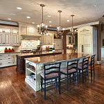 Люстра с подвесками из прозрачного стекла на кованом каркасе бронзового цвета в классическом стиле Quoizel варинант исполнения - 15 | Loft Concept в Волгограде