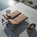 Шезлонг на металлическом каркасе с регулируемой спинкой GUELL Sunbed варинант исполнения - 2 | Loft Concept в Волгограде